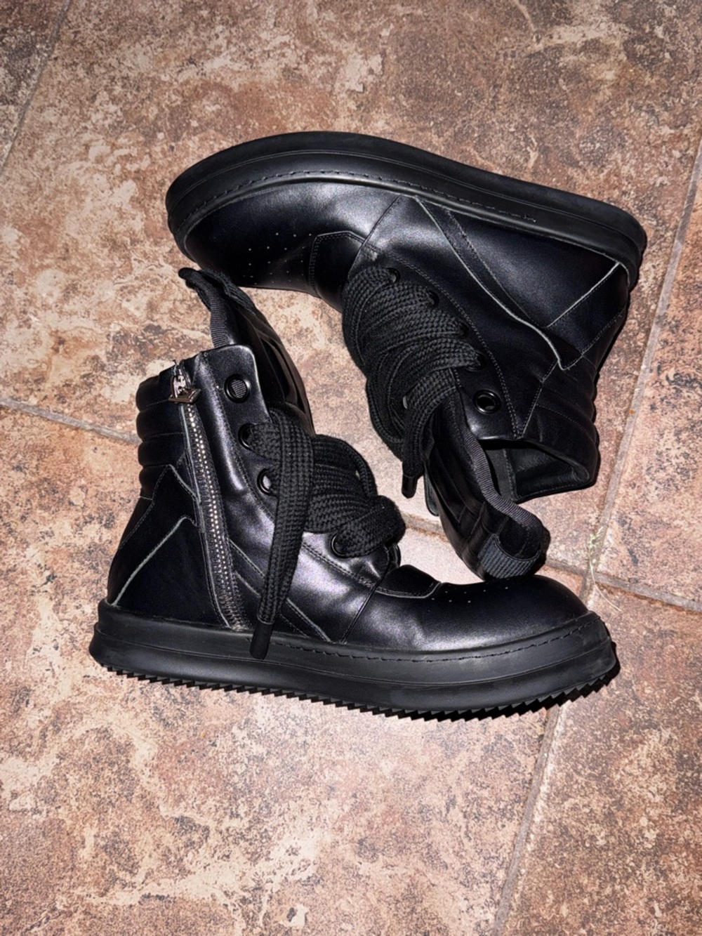 Rick Owens Black High-Top Padded Tongue Lace-Up Boots. RICK Owens size 12. - Picture 4 of 7